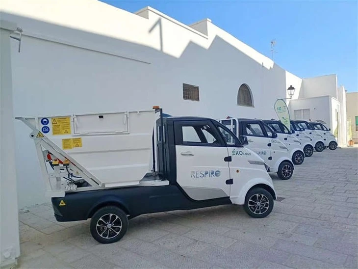 Runhorse Compact Electric Lithium-Ion Utility Truck For Last-mile Delivery Trucks Runhorse Compact Electric Lithium-Ion Utility Truck For Last-mile Delivery Trucks